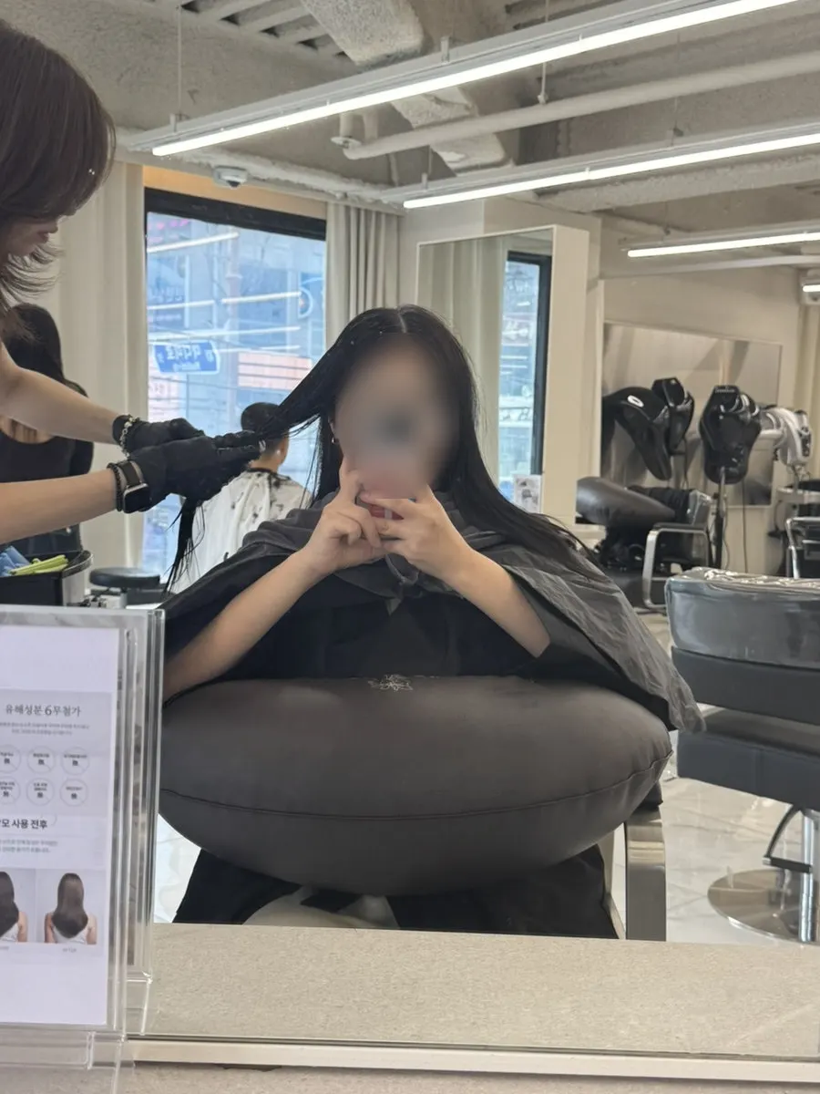 Checking hair condition before the perm service