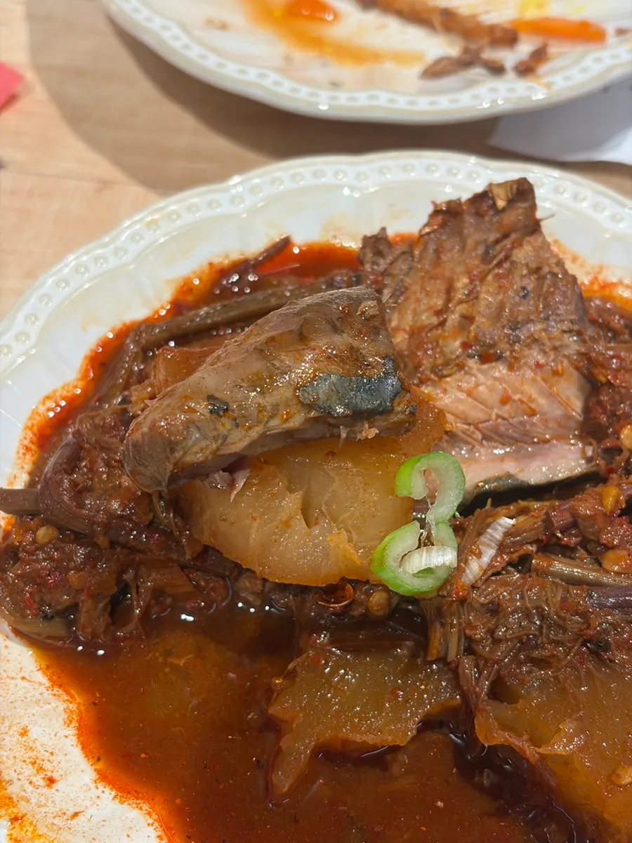 辣炒豬肉與燉鯖魚小菜