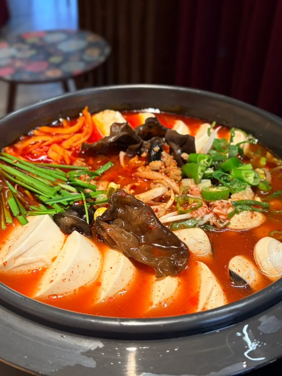 想起辣味嫩豆腐鍋的韓式餐廳照片