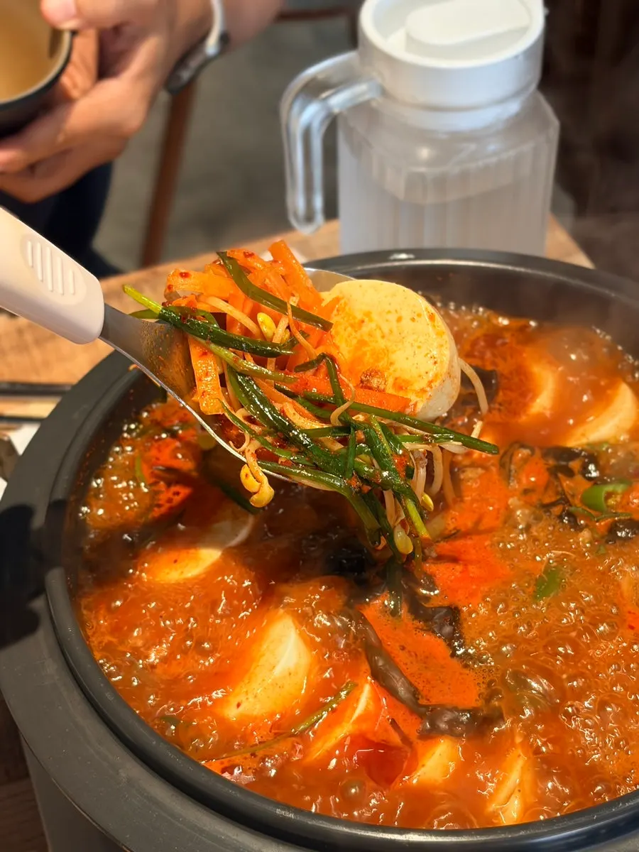 高麗薊菜飯與嫩豆腐鍋的組合