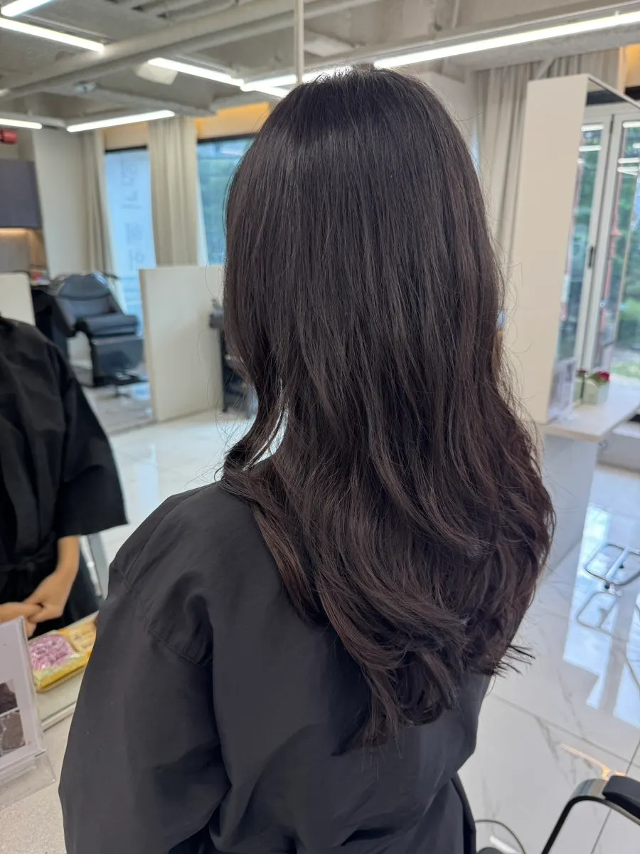 The finished women's layered perm after 3 hours