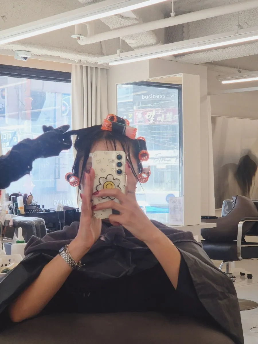 모발 상태를 고려한 펌 시술 안내