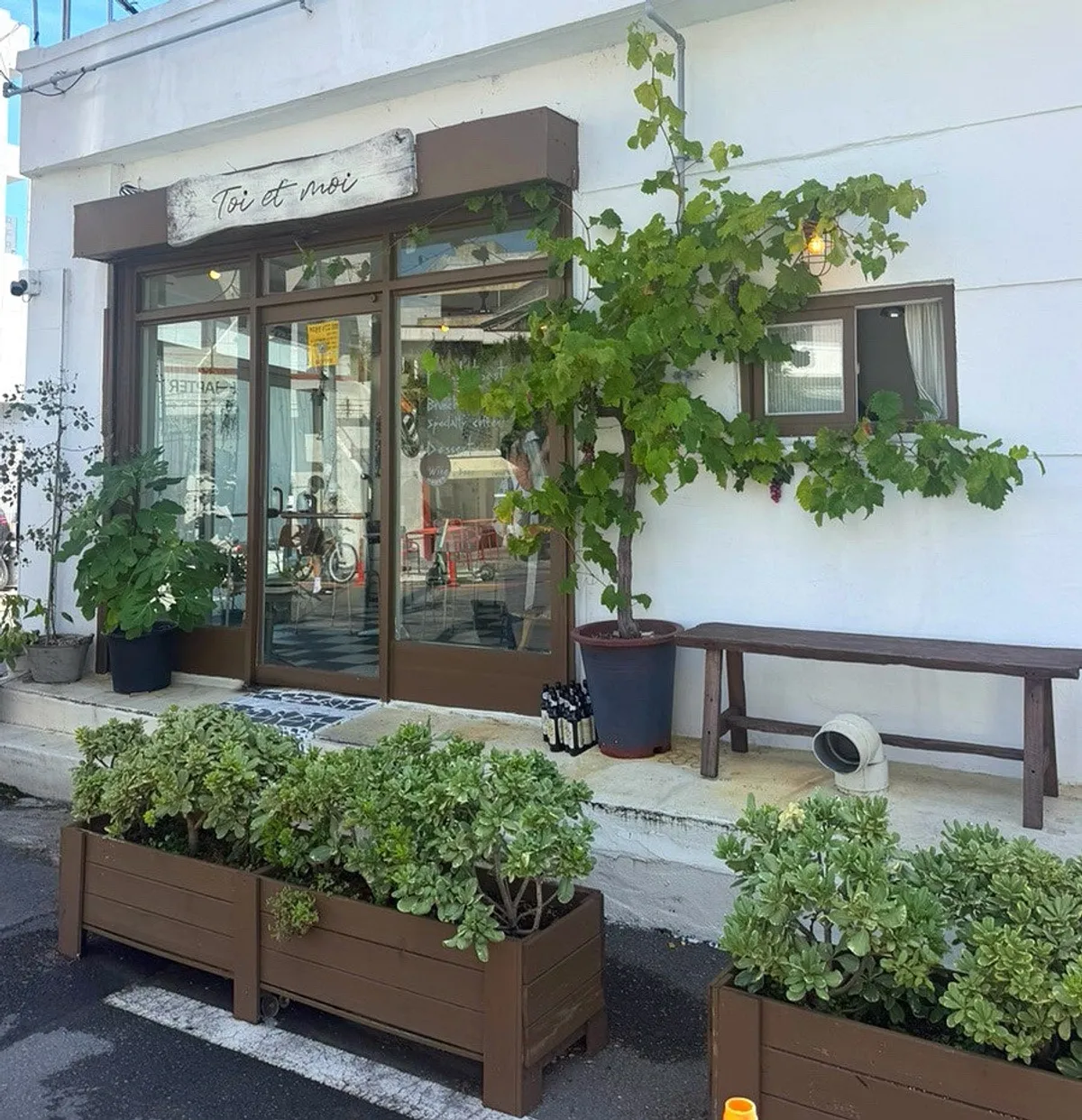 Leafy, inviting entrance to Teuwaetmoa