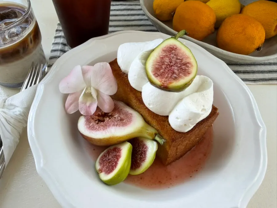 Beautifully plated fig Oji toast