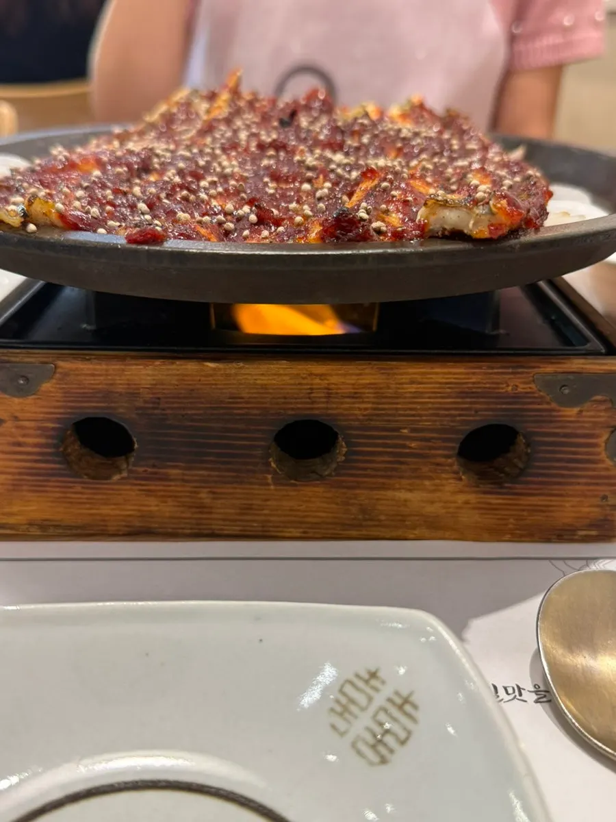 Medium serving of sea eel seasoned grilling as ordered