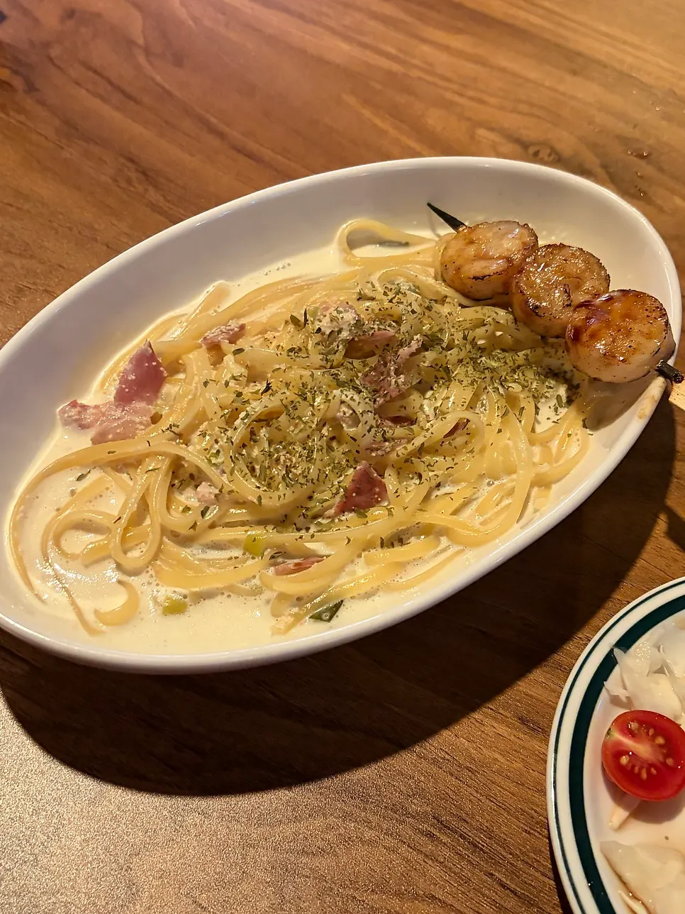 Close-up of scallops in the mentaiko cream pasta