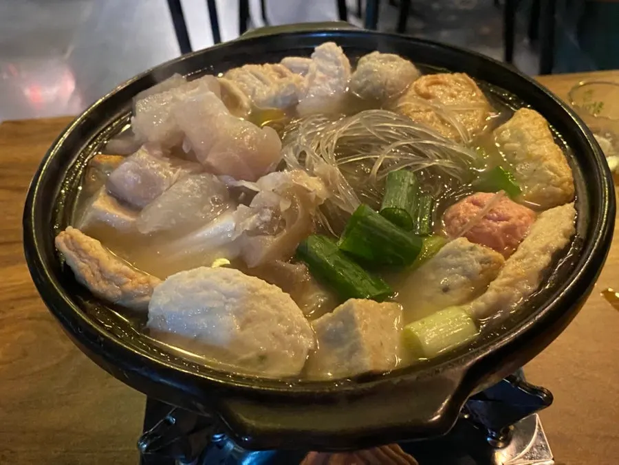 주문 메뉴가 차려진 테이블