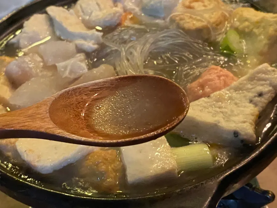 무와 파, 당면이 든 오뎅탕 국물