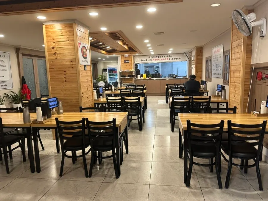 Inside Yongho Dwaeji Gukbap after the lunch rush