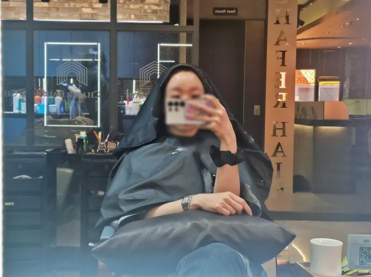 Applying dye with added ampoule and clinic treatment