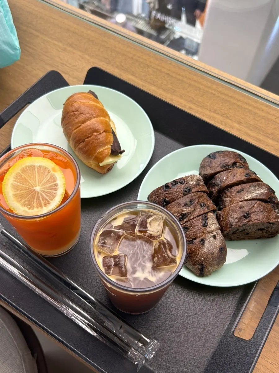 빵을 데울 수 있는 2층 오븐