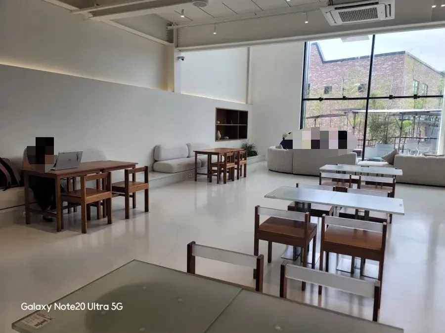 Chat Baker's spacious first-floor hall and tables