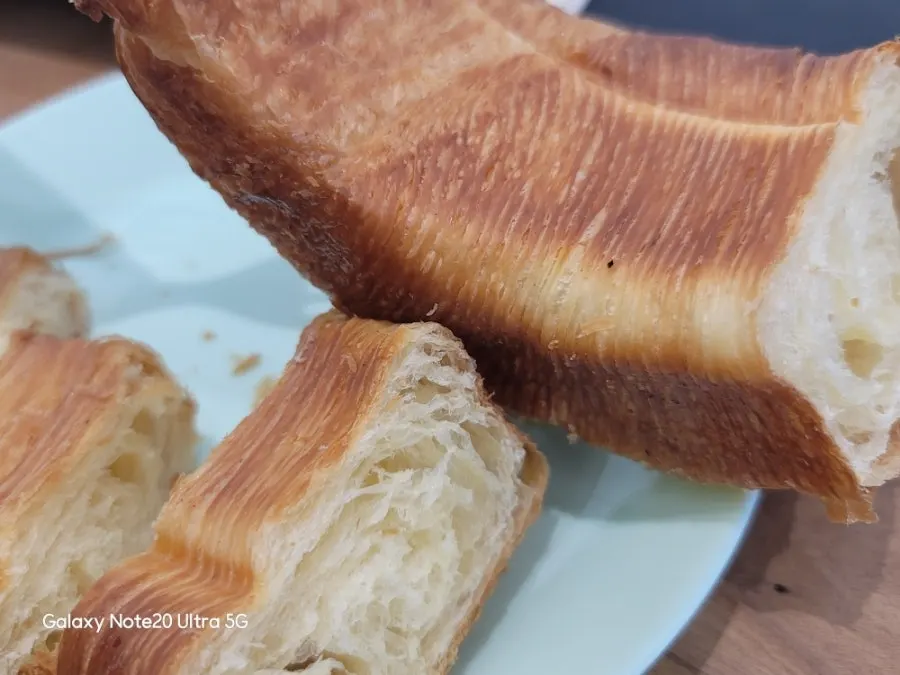 Cross-section of the thousand-layer croissant's pastry layers
