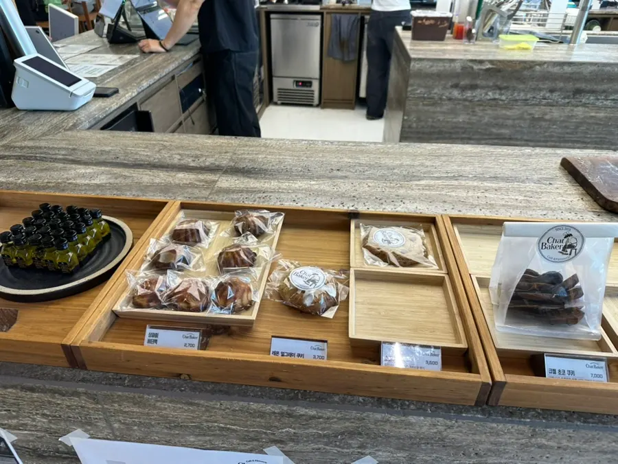 Inside view of the cake showcase