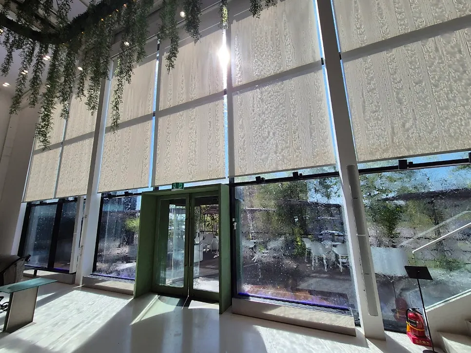 챗 베이커 외관과 주변 풍경