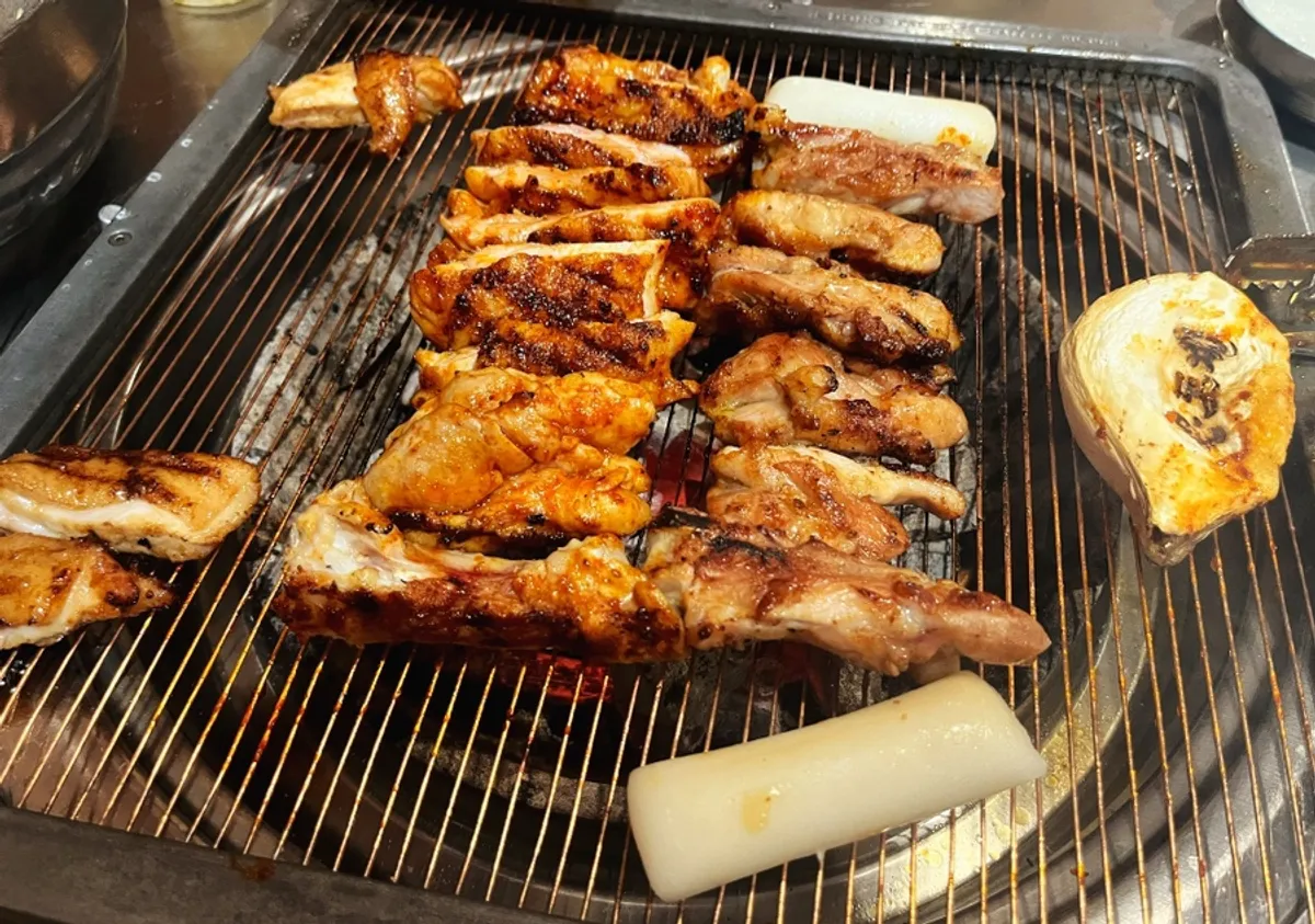 매콤 양념 숯불닭갈비