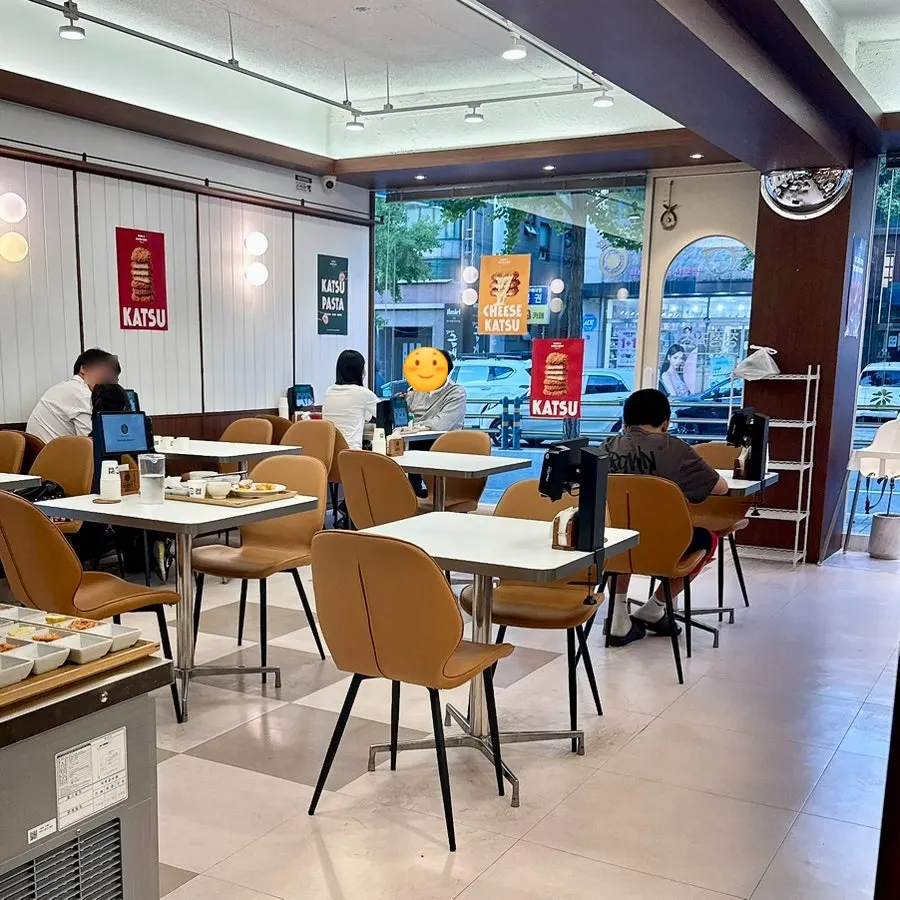 Jeongseong Katsu filled with customers on a weekday evening