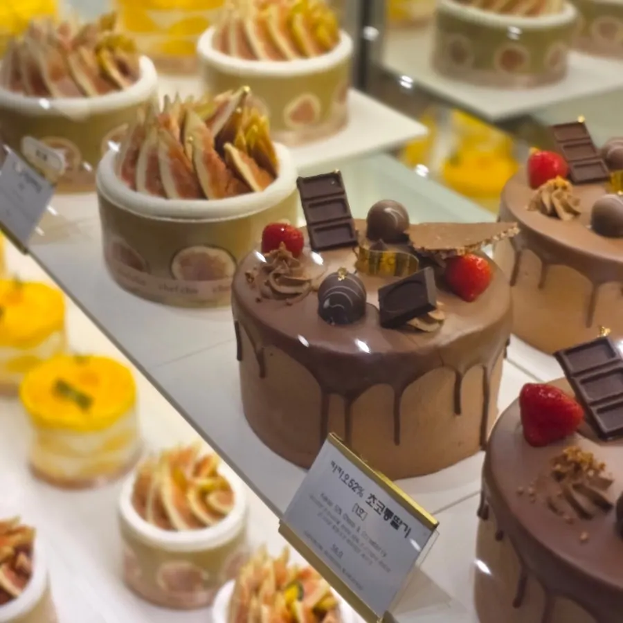 Chef Cho's fig cake on display