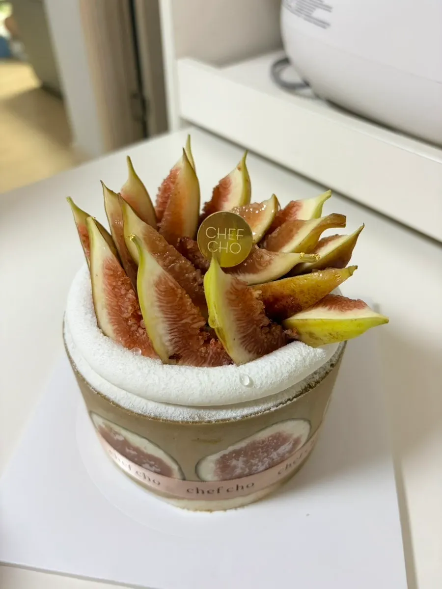무화과 피스타치오 미니 홀케이크 전체 모습