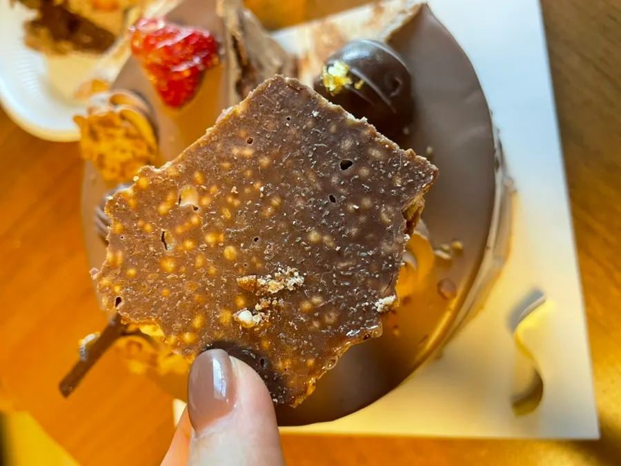 초코통딸기 케이크 단면