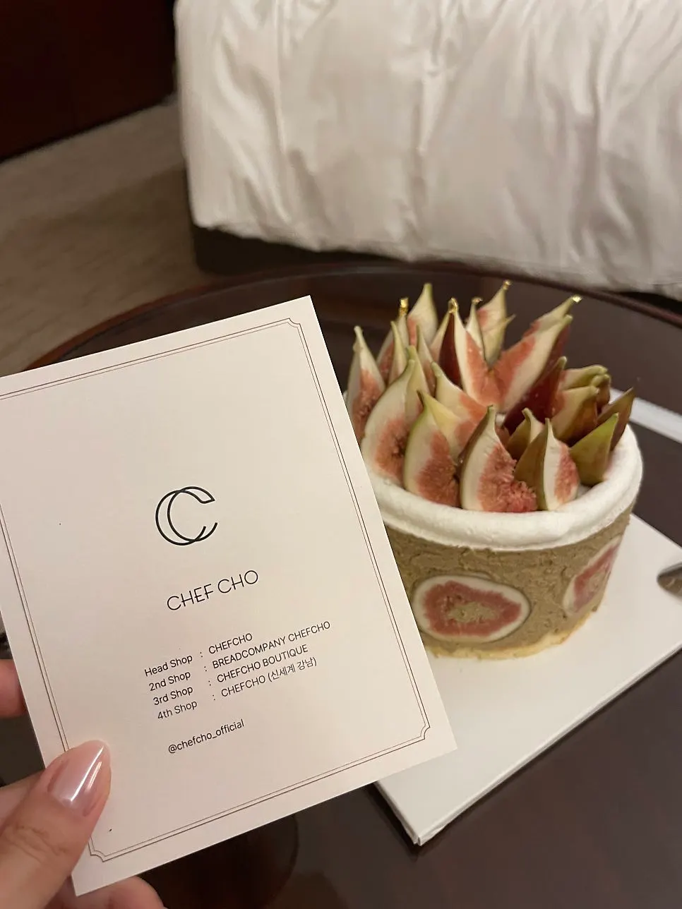Chef Cho cake set on the hotel room table