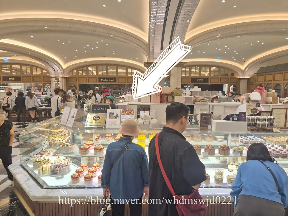 Cake display counter in front of the Chef Cho store