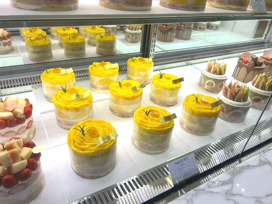 Customers lined up to buy cake at Chef Cho