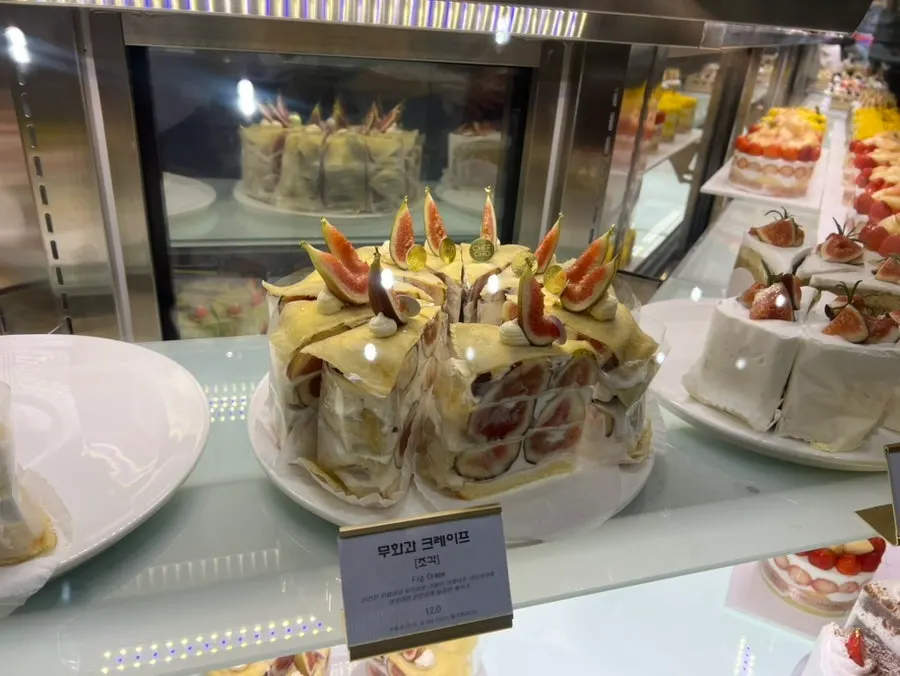 Chef Cho's cakes made with seasonal fruit