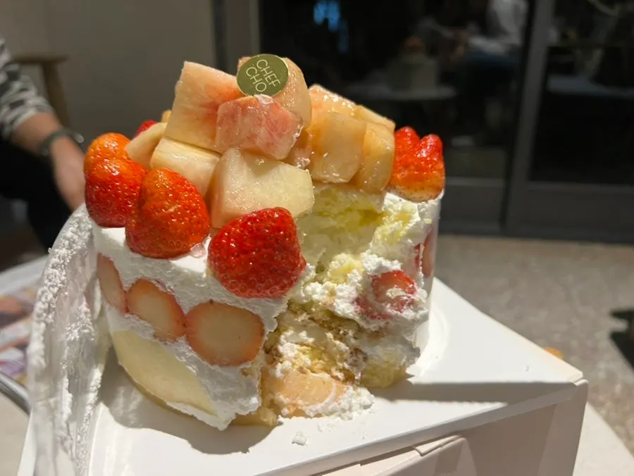 Peach Berry No.1 cake shared as a family dessert