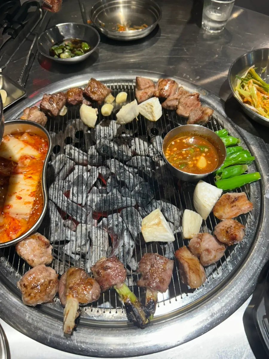 숯불에 구운 촉촉한 통목살