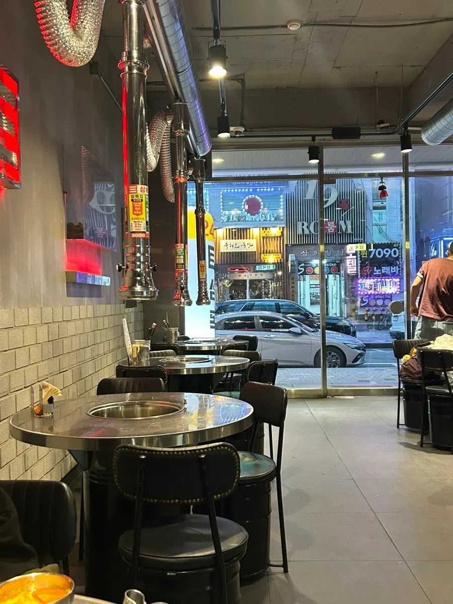 푸짐한 건더기의 김치찌개