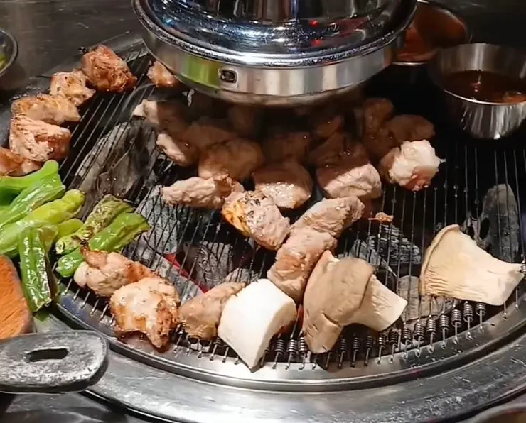 삼겹살과 곁들이는 꽈리고추