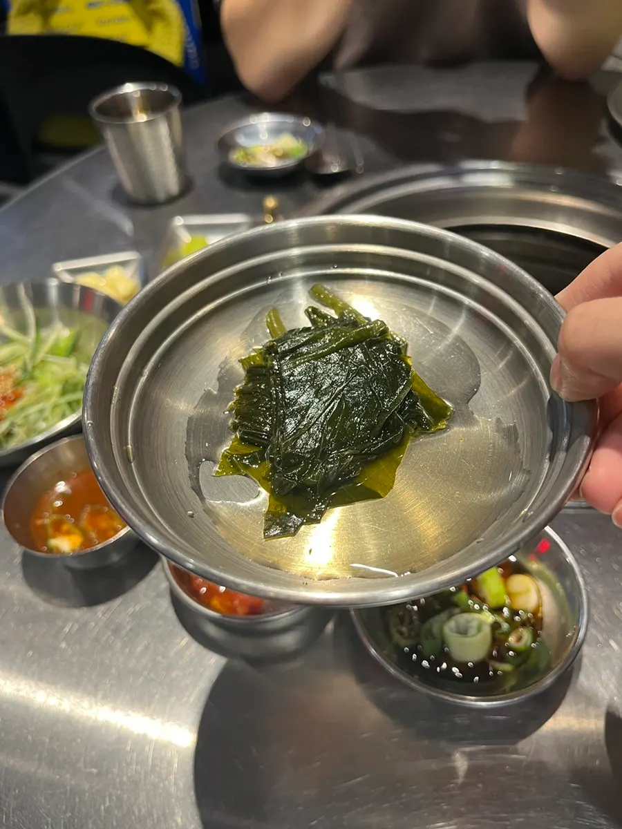 삼목집 철산본점 좌석과 홀 분위기
