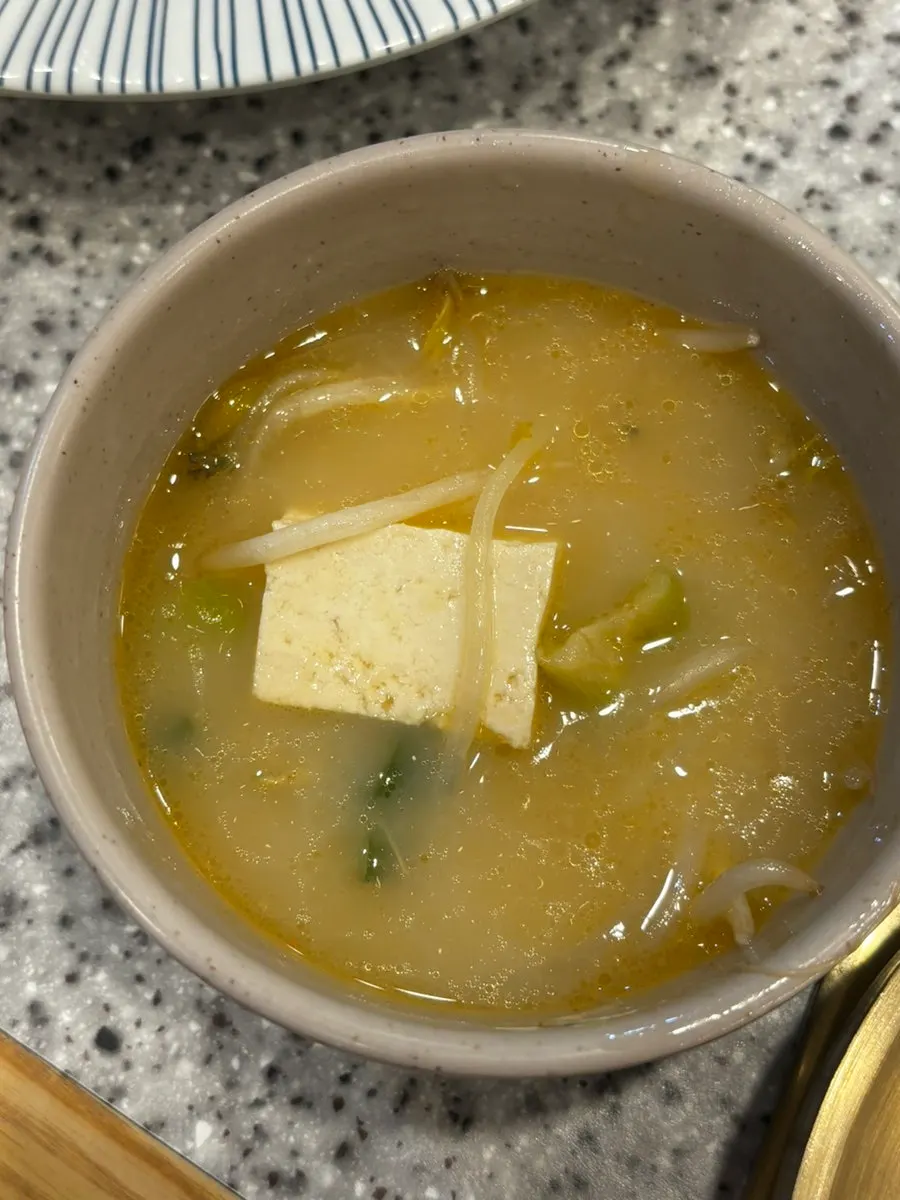 Dried pollack hangover soup with bean sprouts