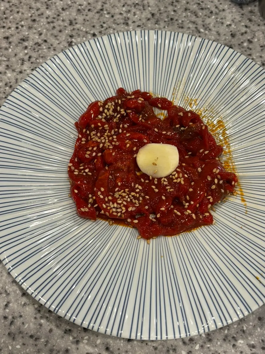Soybean-powder makhoe with perilla leaves
