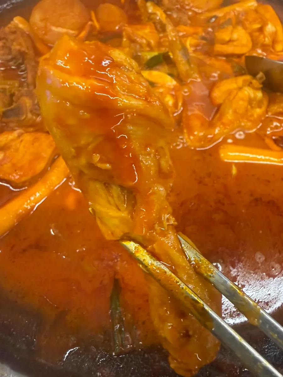 Chicken stew with lightly sweet broth