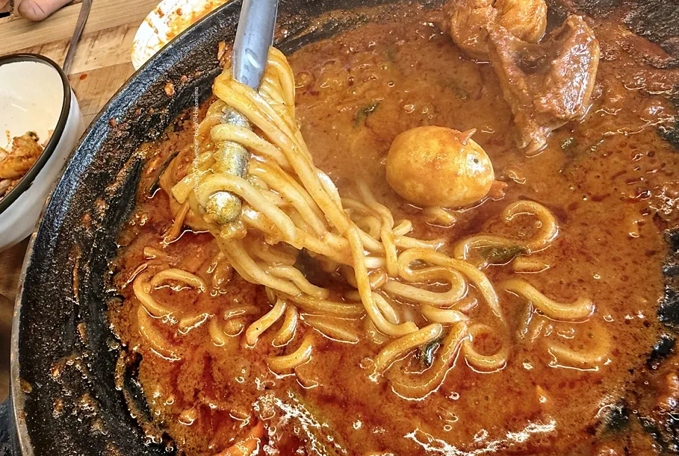 Dakdoritang with an extra serving of udon noodles