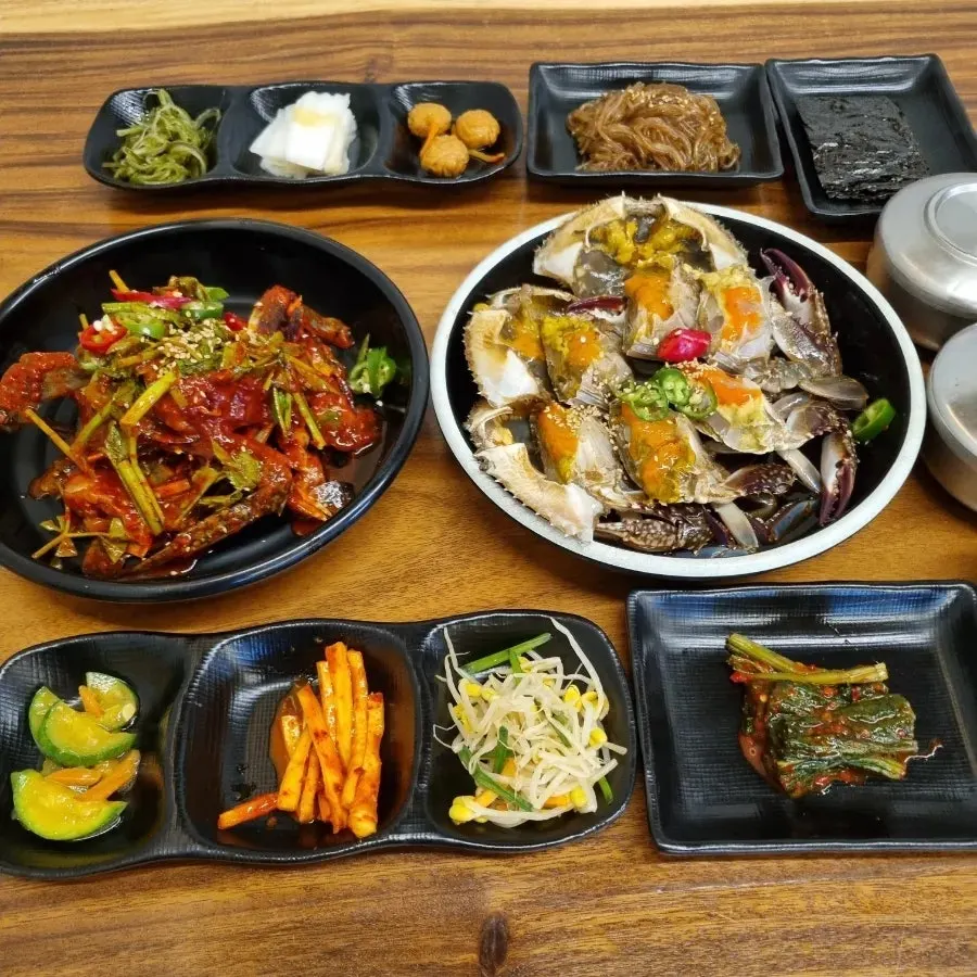 간장게장과 양념게장 정식
