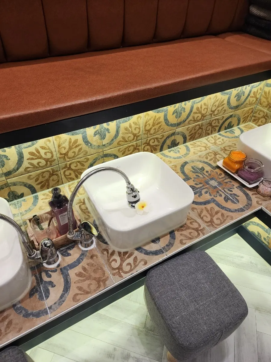 Foot-bath room used before treatment