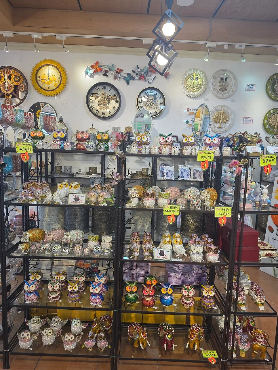 A display of decorative items and a statement chair