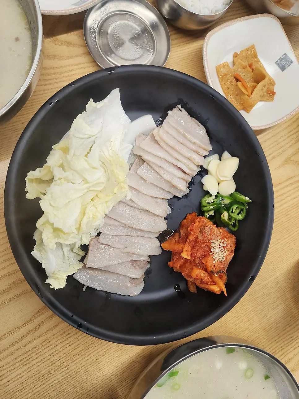깍두기와 부추무침, 어묵볶음 반찬