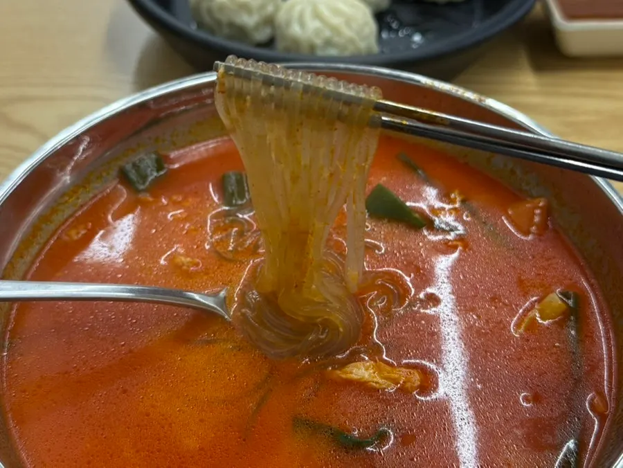 拌飯吃的熱呼呼雞肉湯飯