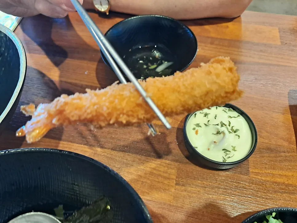 Fried shrimp served alongside mayo sauce