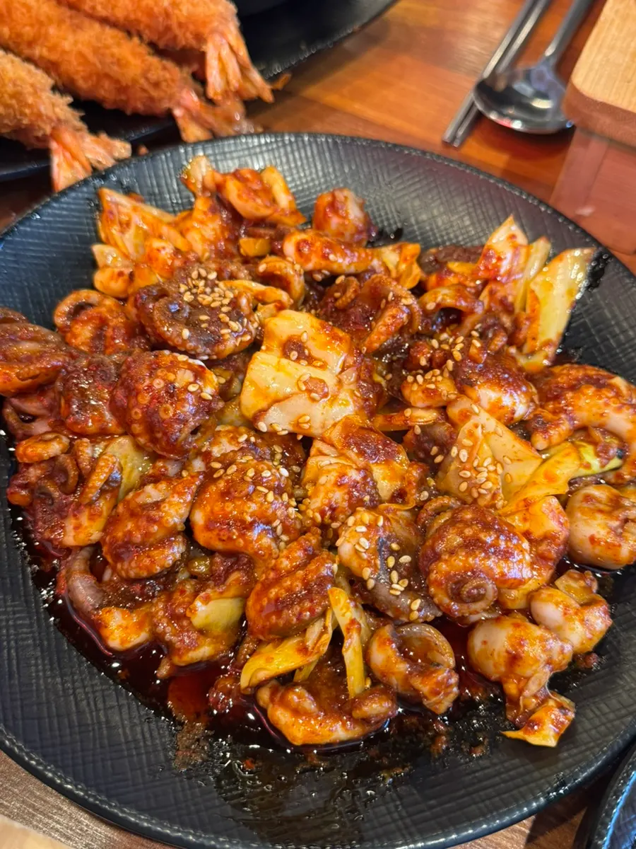 A plate of smoky stir-fried jjukkumi