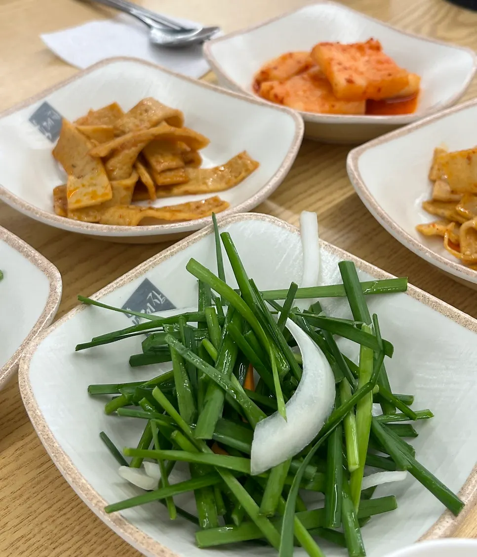 A bowl of basic yukgaejang at Yukdaejang Cheonan Baekseok Branch