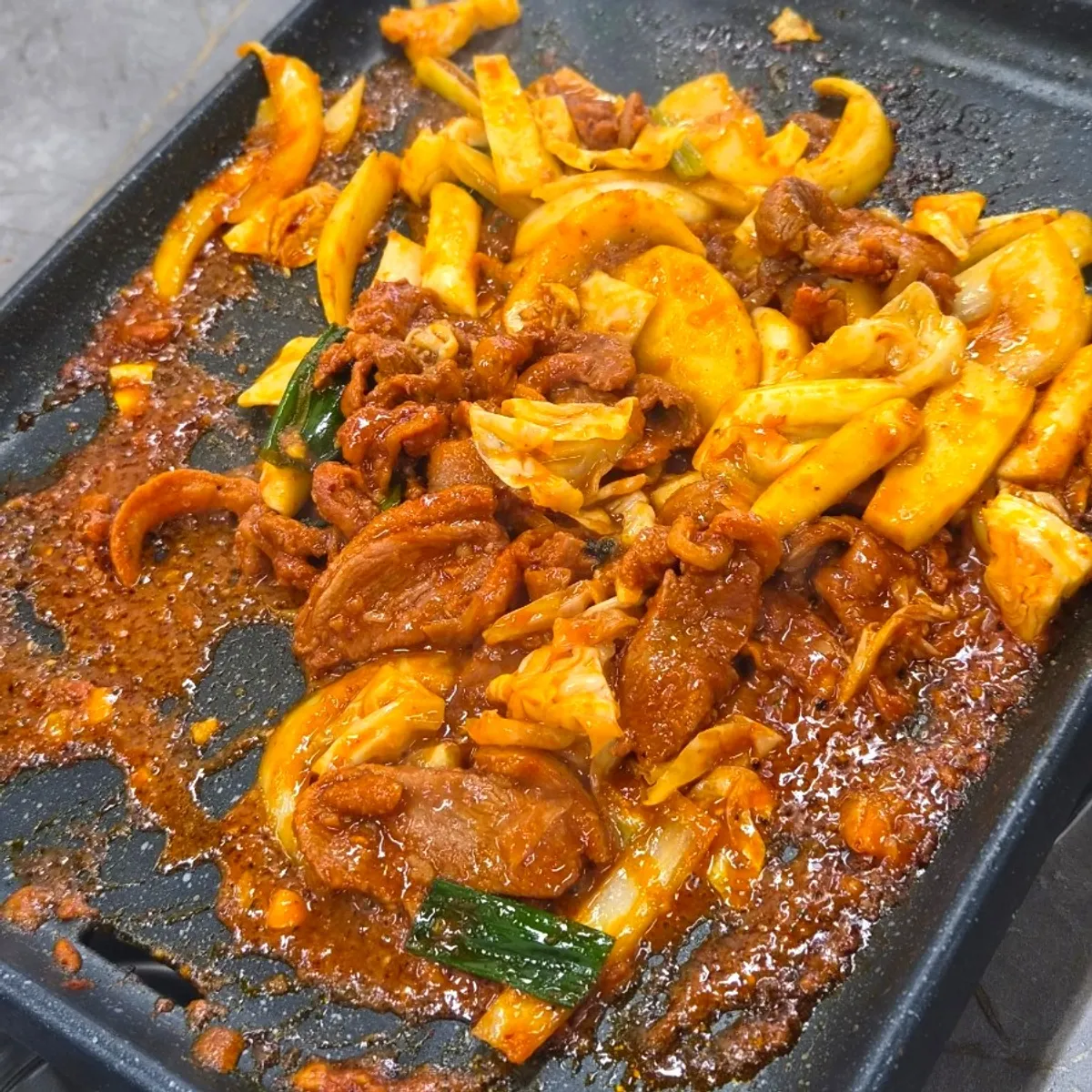 Chewy rice cakes mixed in with the jumulleok