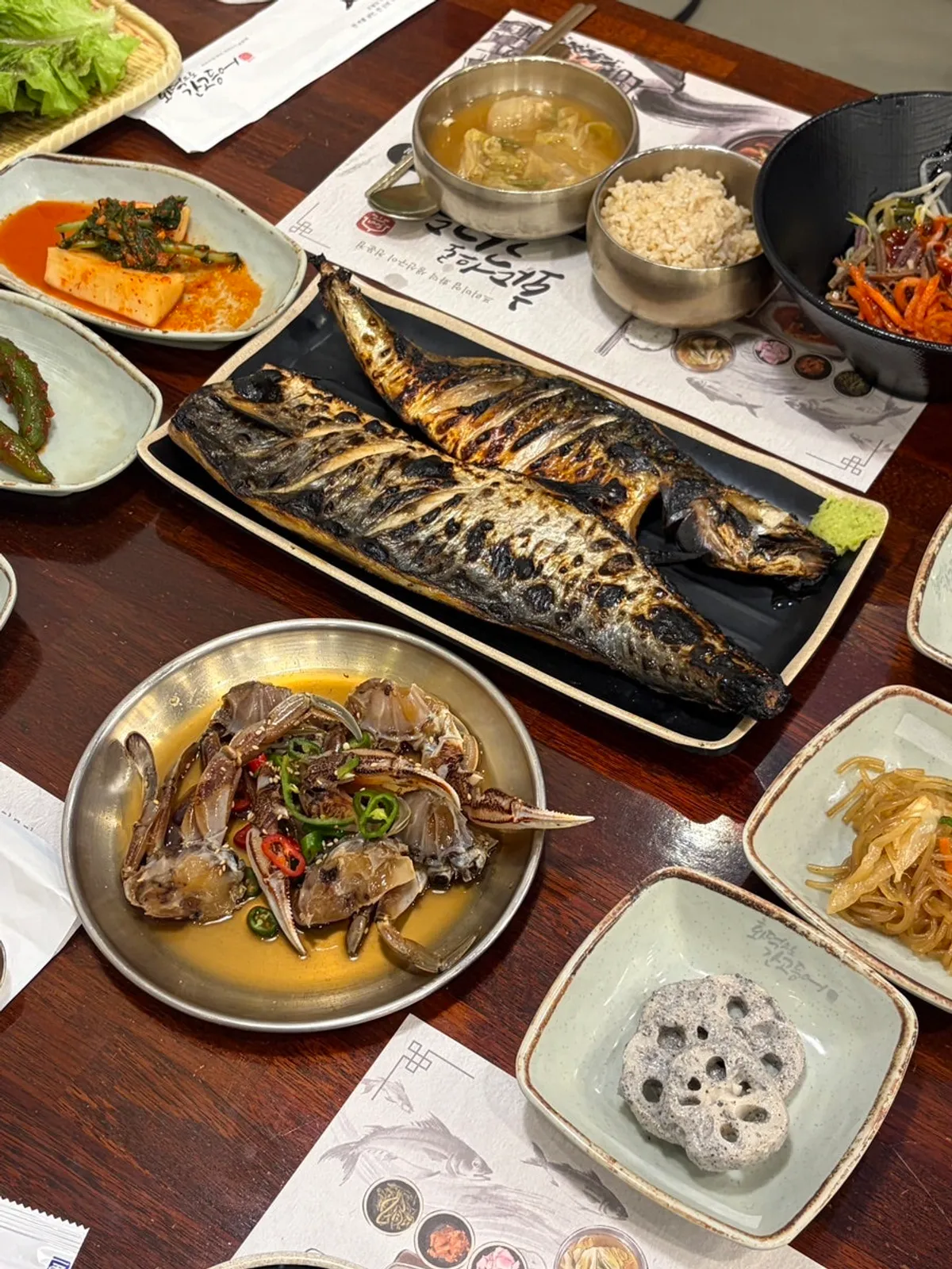 Mackerel and Spanish mackerel sets with Jeju yellow crab spread