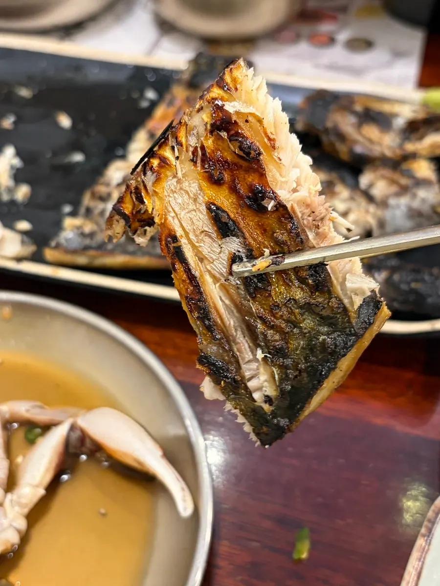 Cross-section of oven-grilled fish flesh