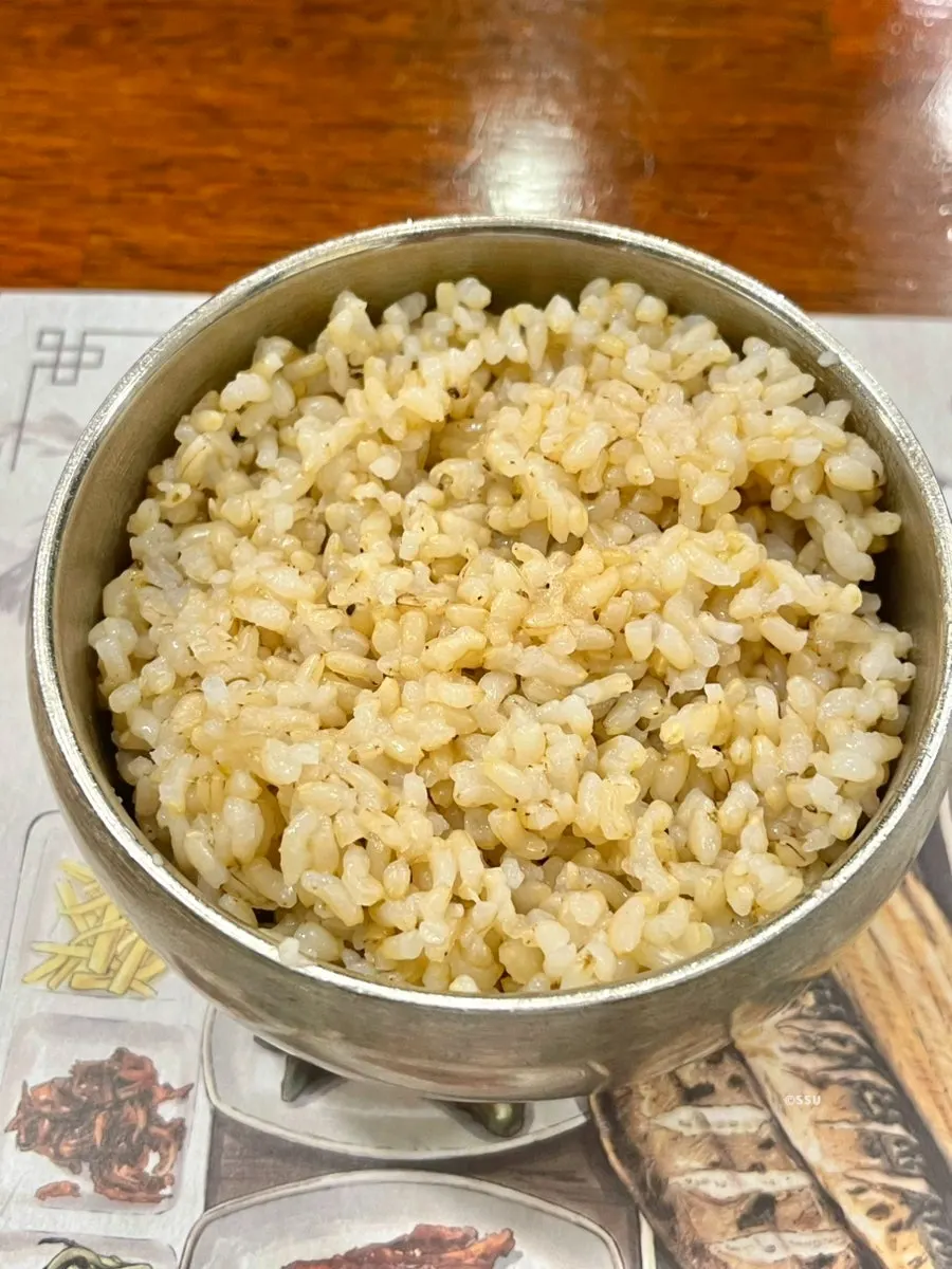 삼치구이와 임연수구이 정식 주문 테이블