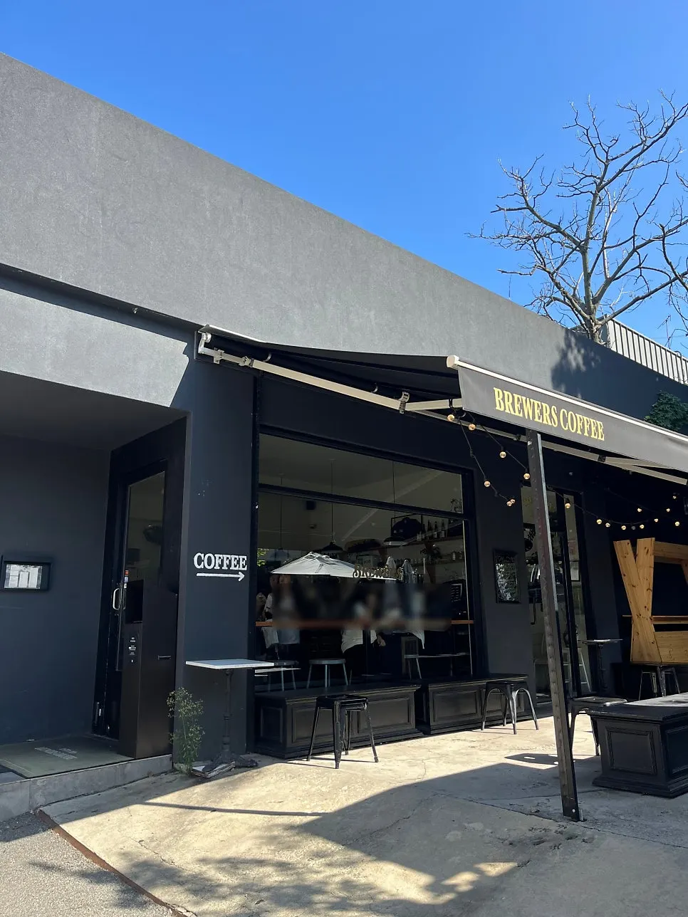 Exterior and outdoor terrace of Brewers Coffee Cheonan Sinbu Branch